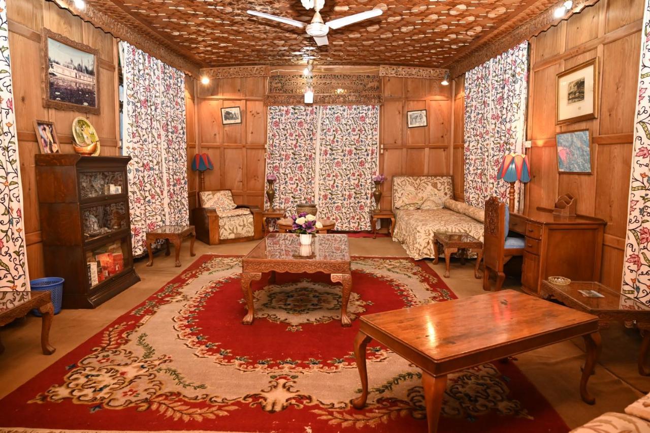 Kings Houseboats Hotel Srinagar  Exterior photo